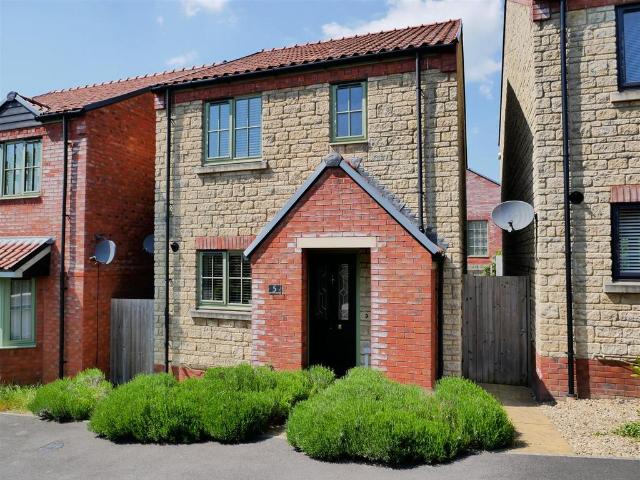 3 bedroom detached house for sale