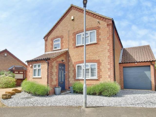 3 bedroom detached house for sale