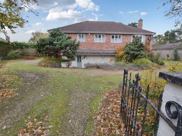 3 bedroom detached house for sale