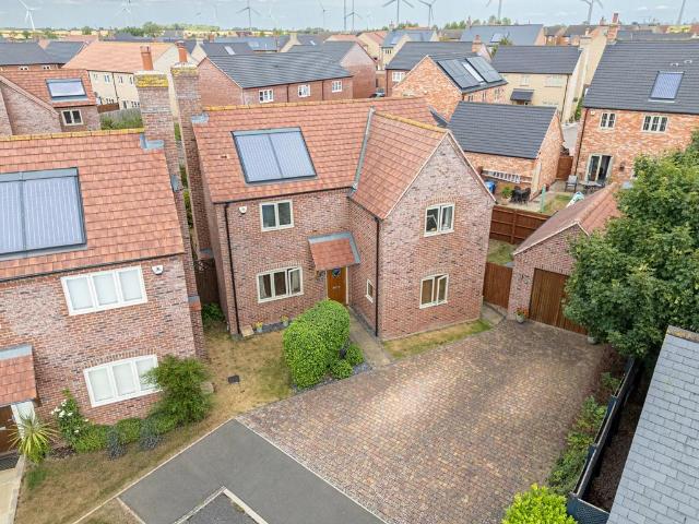 3 bedroom detached house for sale