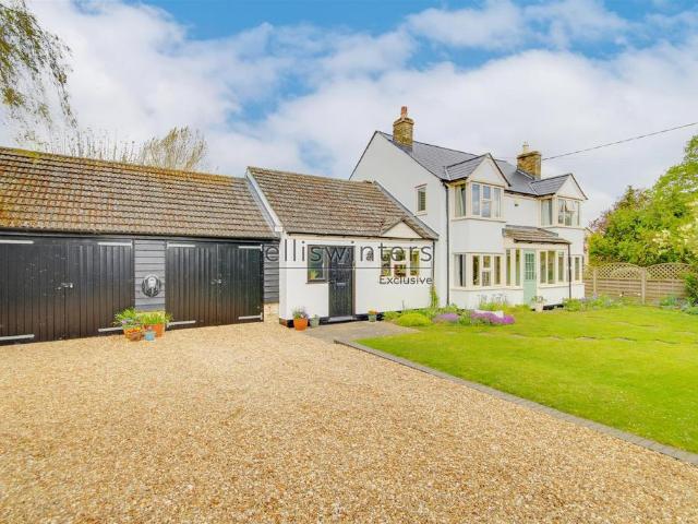 3 bedroom detached house for sale