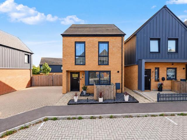 3 bedroom detached house for sale