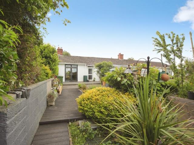 3 bedroom semi detached bungalow for sale
