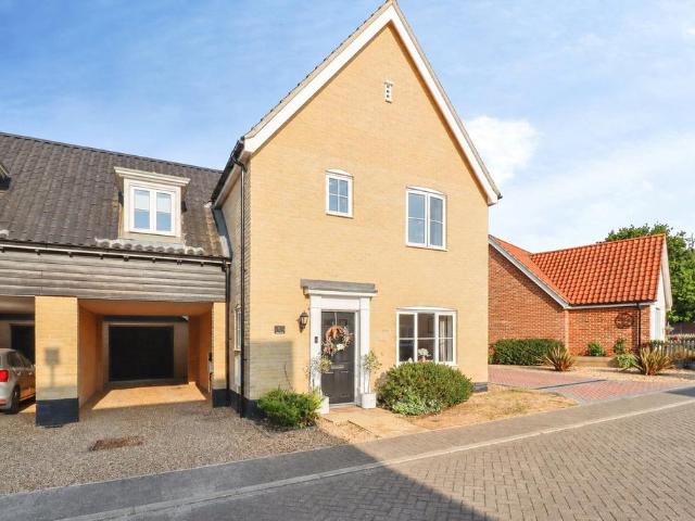 3 bedroom detached house for sale