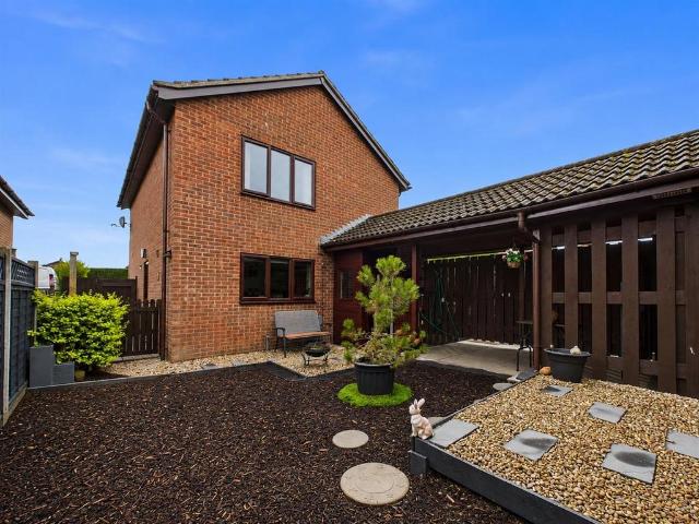 3 bedroom detached house for sale