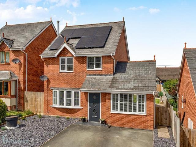 3 bedroom detached house for sale