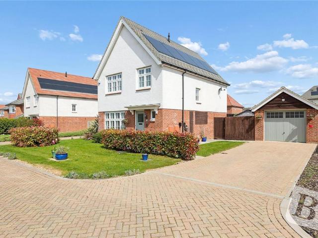 3 bedroom detached house for sale