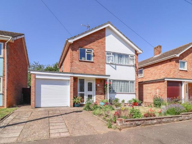 3 bedroom detached house for sale