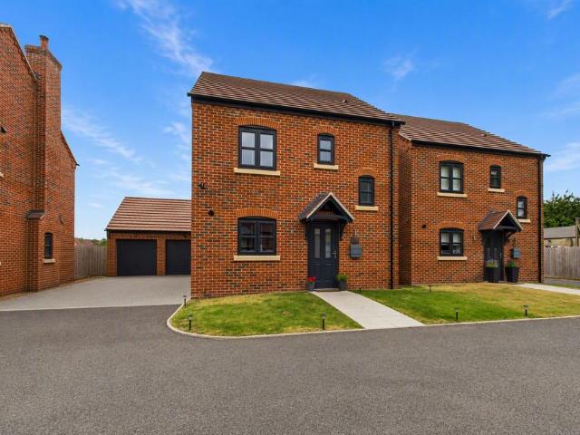 3 bedroom detached house for sale
