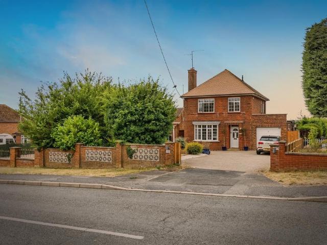 3 bedroom detached house for sale