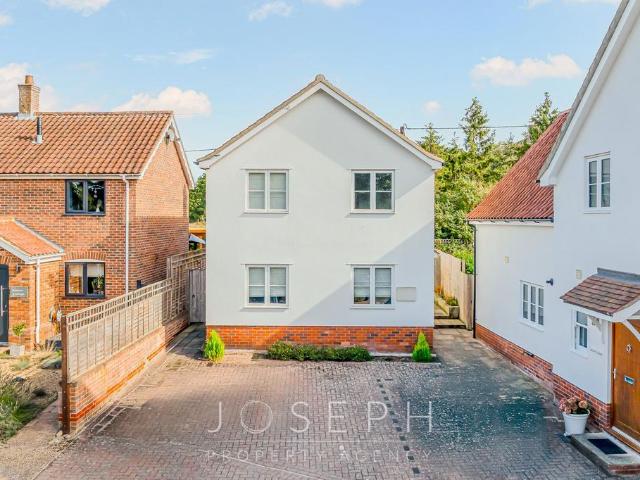 3 bedroom detached house for sale