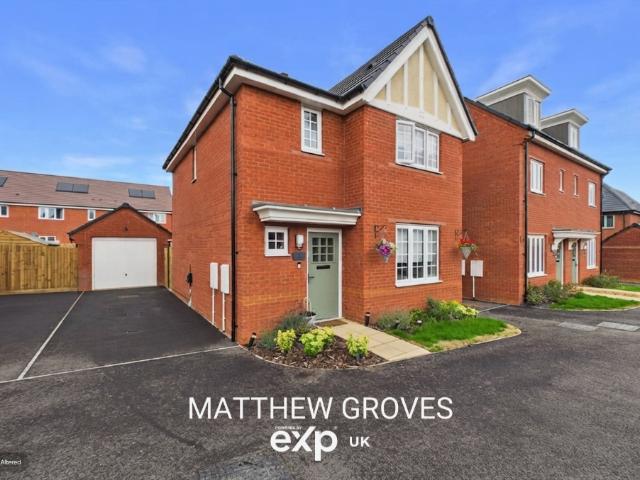 3 bedroom detached house for sale