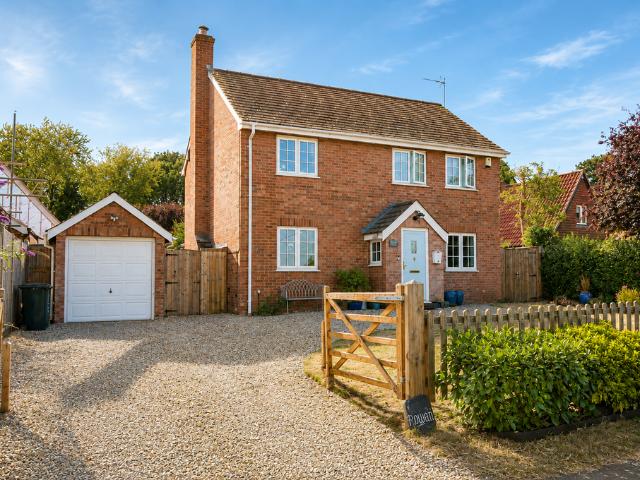 3 bedroom detached house for sale