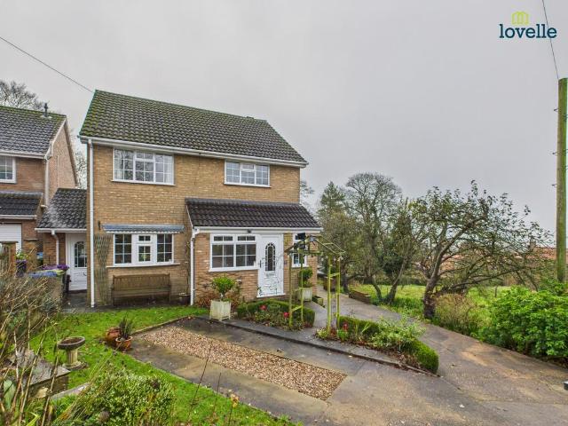 3 bedroom detached house for sale