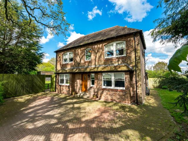 3 bedroom detached house for sale