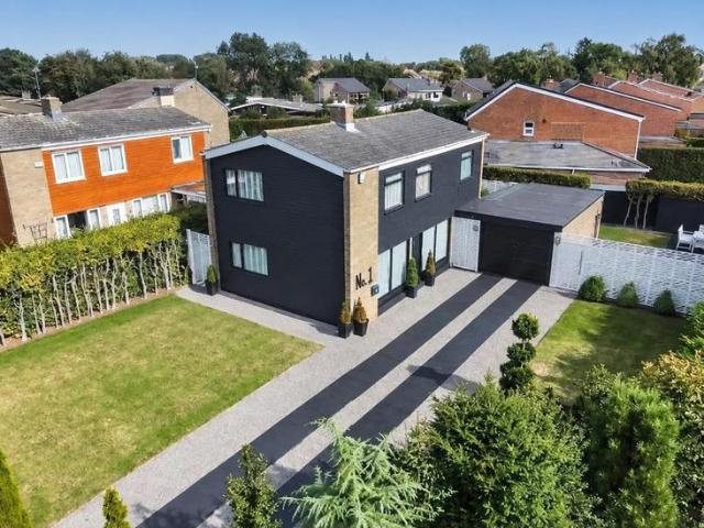 3 bedroom detached house for sale