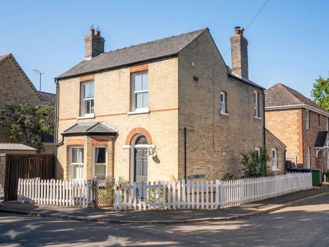 3 bedroom detached house for sale