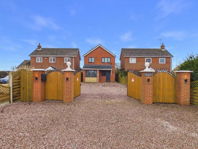 3 bedroom detached house for sale