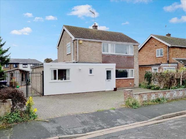 3 bedroom detached house for sale