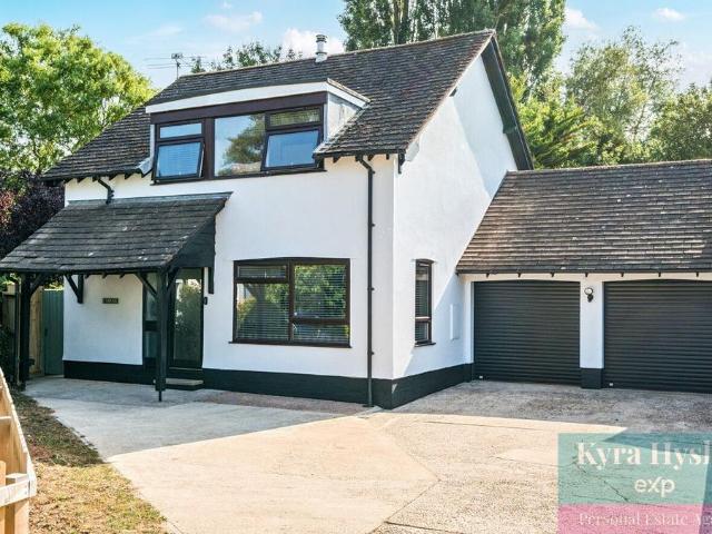 3 bedroom detached house for sale