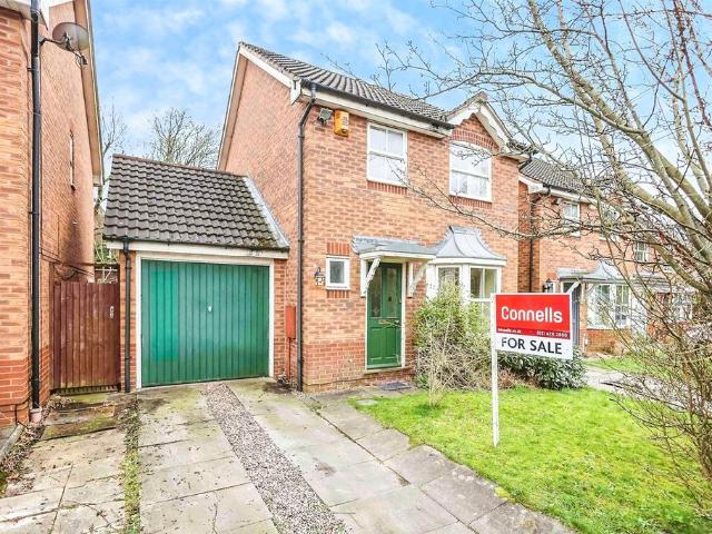 3 bedroom link detached house for sale