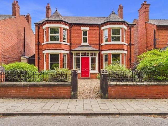 3 bedroom detached house for sale