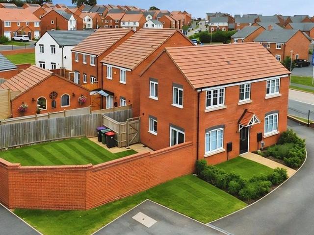 3 bedroom detached house for sale
