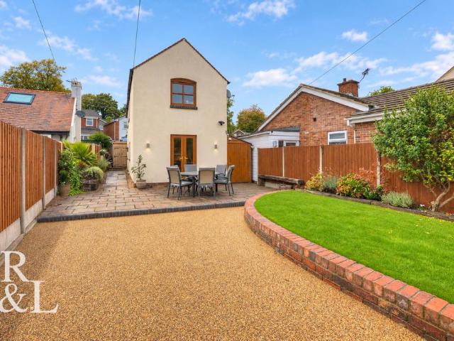 3 bedroom detached house for sale