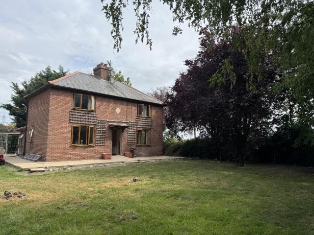 3 bedroom detached house for sale