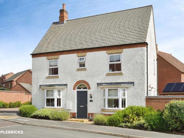 3 bedroom detached house for sale