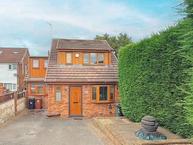 3 bedroom detached house for sale