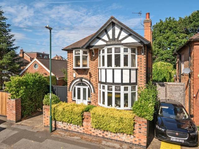 3 bedroom detached house for sale