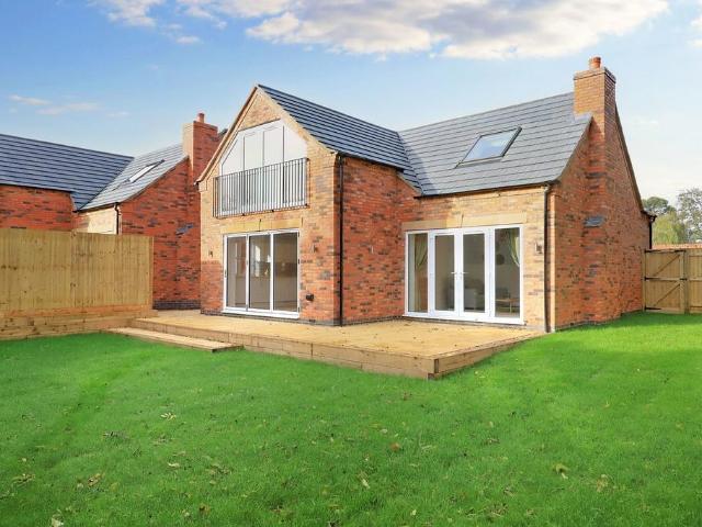 3 bedroom detached house for sale