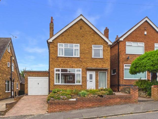 3 bedroom detached house for sale