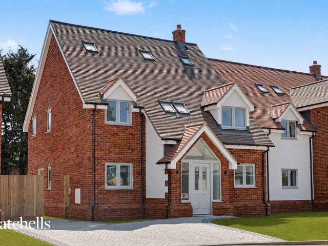 3 bedroom detached house for sale