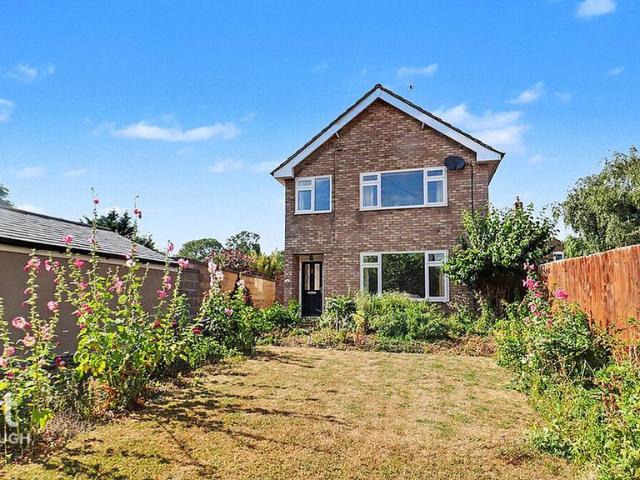 3 bedroom detached house for sale