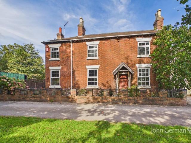 3 bedroom detached house for sale