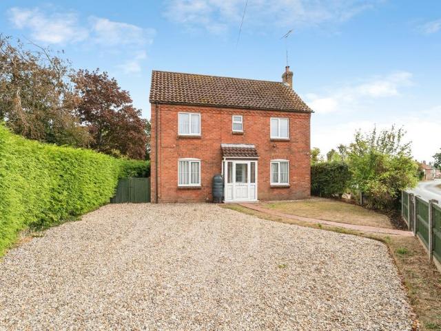 3 bedroom detached house for sale