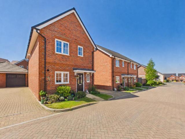3 bedroom detached house for sale