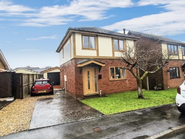 3 bedroom detached house for sale