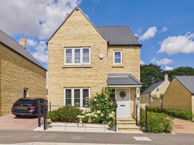 3 bedroom detached house for sale