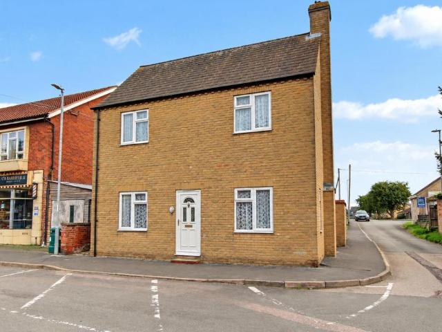 3 bedroom detached house for sale