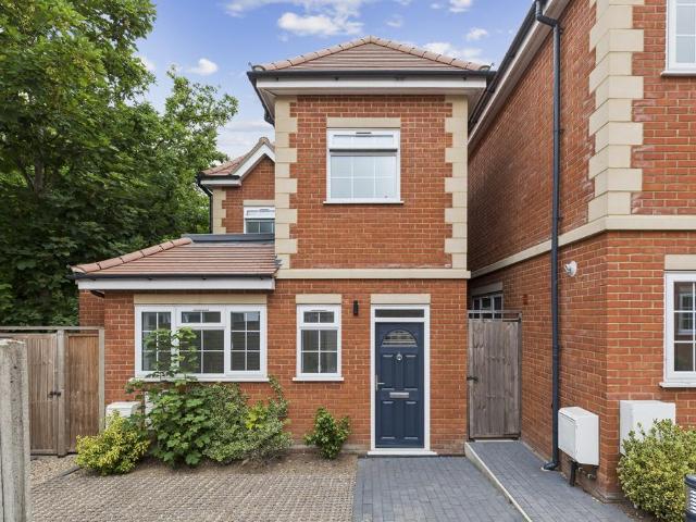 3 bedroom detached house for sale