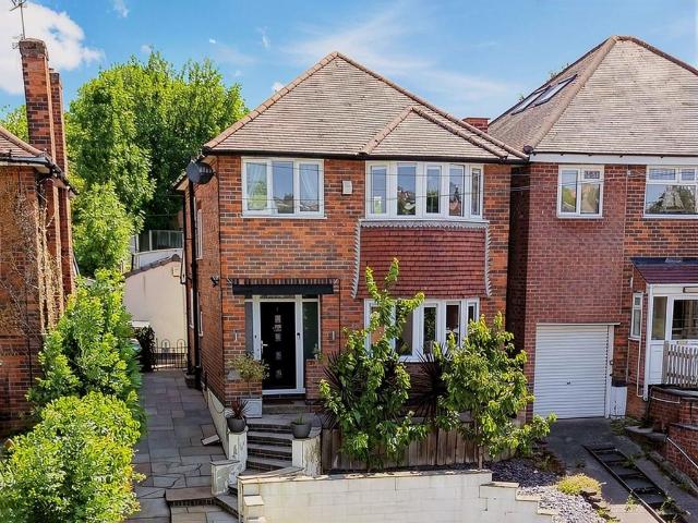 3 bedroom detached house for sale