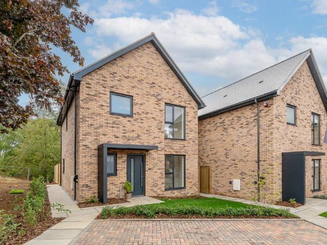 3 bedroom detached house for sale