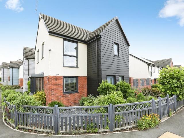 3 bedroom detached house for sale