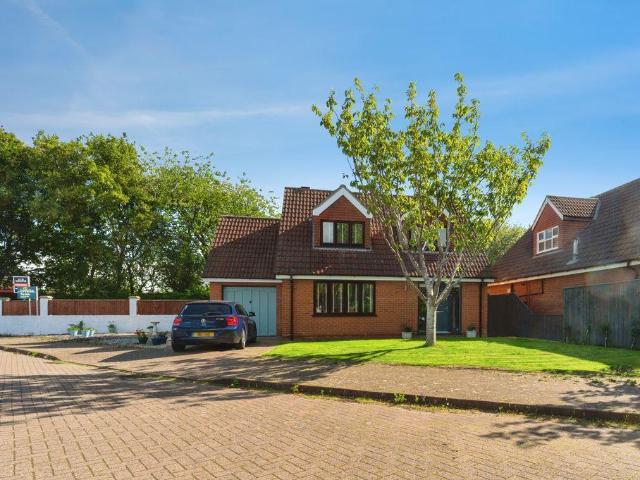 3 bedroom detached house for sale