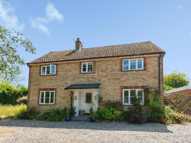3 bedroom detached house for sale