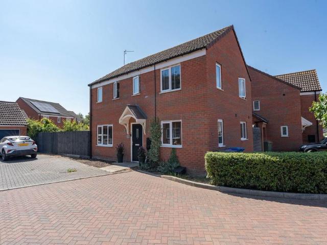 3 bedroom detached house for sale