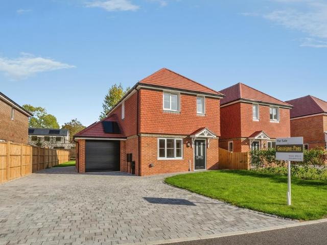 3 bedroom detached house for sale